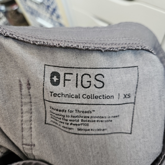 Figs Gray Set - Picture 3 of 5